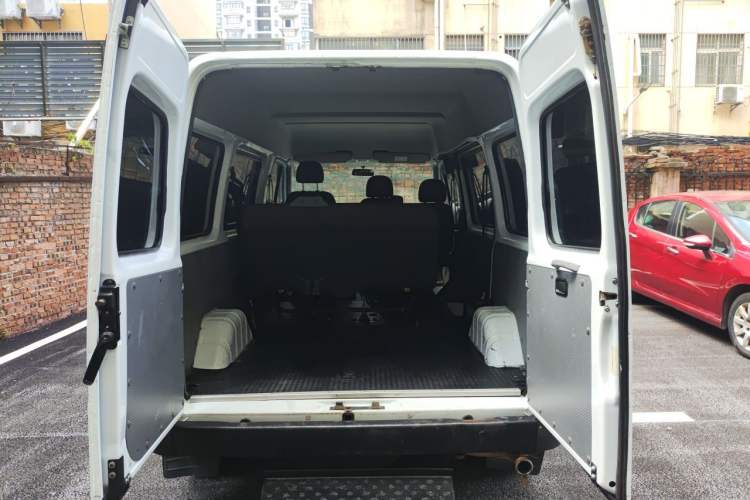 Used JMC Transit 2017 2.8T Commercial Version Short Wheelbase Mid-Roof 6/7/8-Seater JX493 Trunk