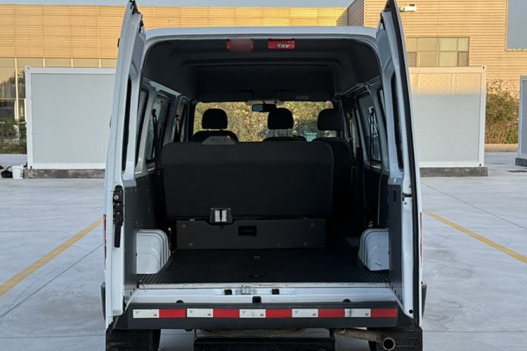 Used JMC Transit 2017 2.8T Commercial Version Short Wheelbase Mid-Roof 6/7/8-Seater JX493 Trunk