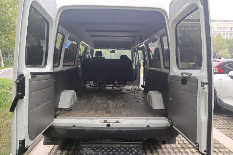 Used JMC Transit 2017 2.8T Commercial Version Long Wheelbase Mid-Roof 6/7/8-Seater JX493 Trunk