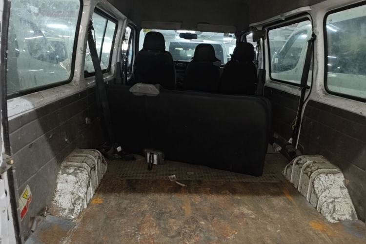 Used JMC Transit 2017 2.8T Commercial Version Short Wheelbase Mid-Roof 6/7/8-Seater JX493 Trunk