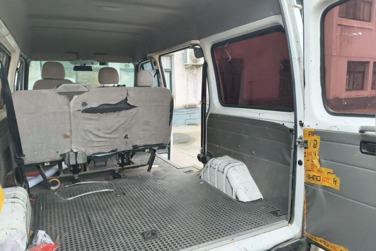 Used JMC Transit 2017 2.8T Commercial Version Short Wheelbase Mid-Roof 6/7/8-Seater JX493 Trunk