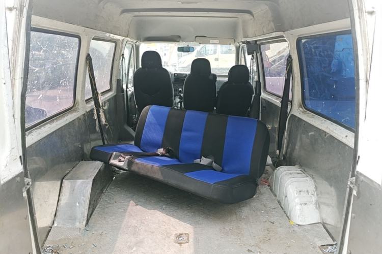 Used JMC Transit 2017 2.8T Commercial Version Short Wheelbase Mid-Roof 6/7/8-Seater JX493 Trunk