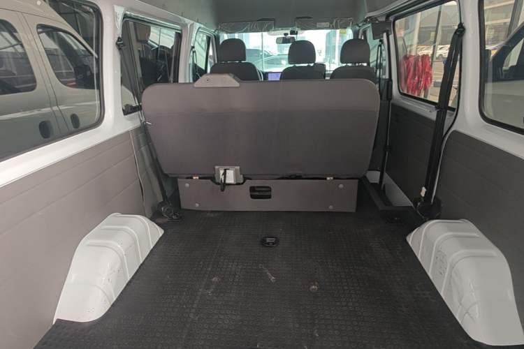 Used JMC Transit 2017 2.8T Commercial Version Short Wheelbase Mid-Roof 6/7/8-Seater JX493 Trunk
