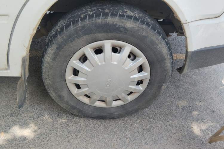 Used JMC Transit  Right Front Wheel Hub