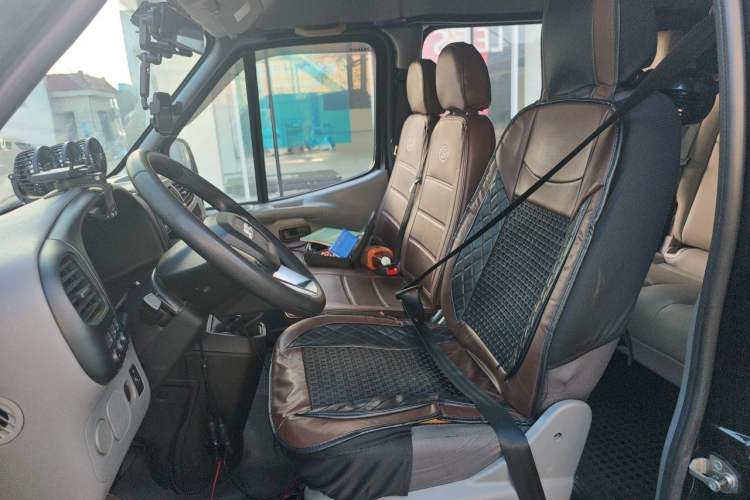 Used JMC Transit 2019 2.8T Commercial Version Short Wheelbase Mid-Roof 6-Seater China VI JX493 Left Front Seat