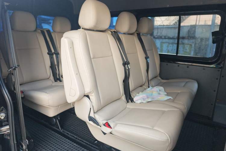 Used JMC Transit 2019 2.8T Commercial Version Short Wheelbase Mid-Roof 6-Seater China VI JX493 Left Rear Seat