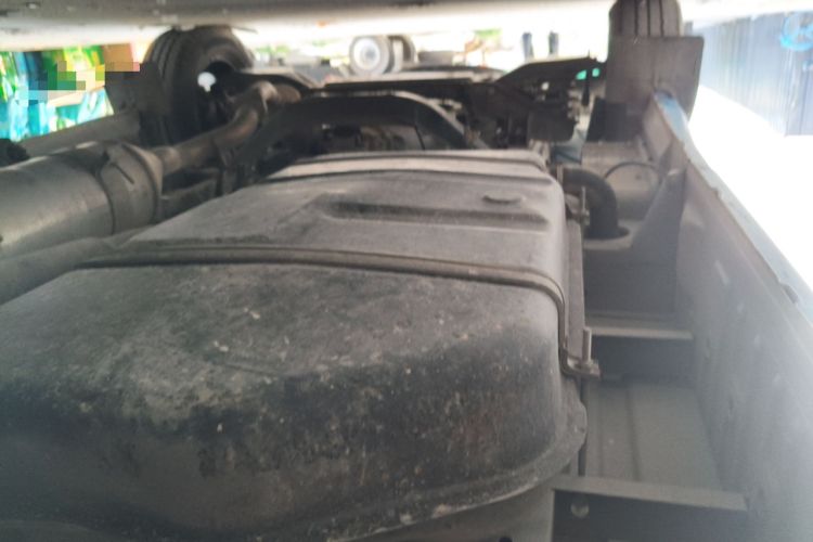 Used JMC Transit 2019 2.8T Commercial Version Short Wheelbase Mid-Roof 3-Seater China VI Standard JX493 Chassis Rear Left
