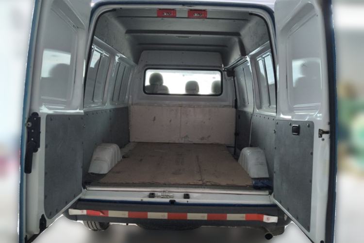 Used JMC Transit 2019 2.8T Commercial Version Short Wheelbase Mid-Roof 3-Seater China VI Standard JX493 Trunk