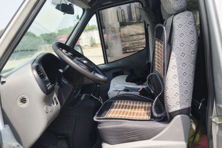 Used JMC Transit 2019 2.8T Commercial Version Short Wheelbase Mid-Roof 6-Seater China VI JX493 Left Front Seat
