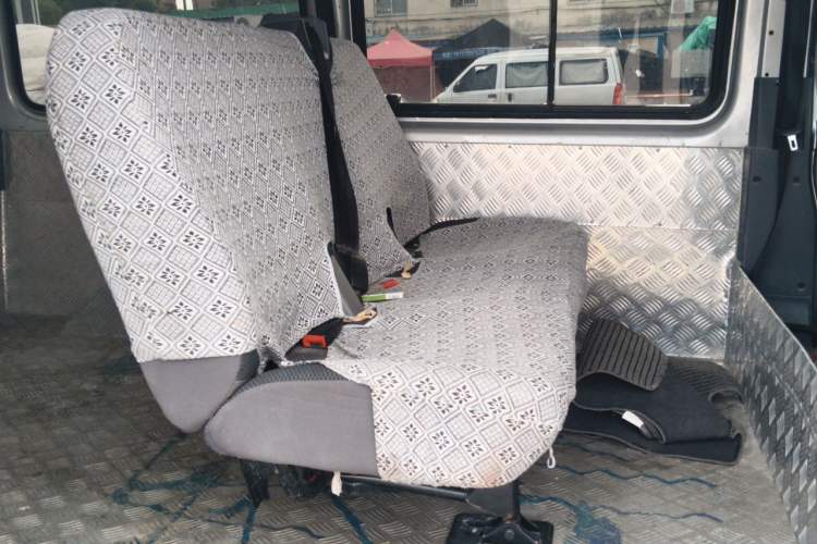 Used JMC Transit 2019 2.8T Commercial Version Short Wheelbase Mid-Roof 6-Seater China VI JX493 Left Rear Seat