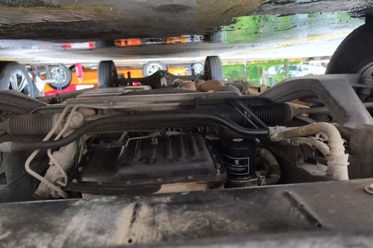 Used JMC Transit 2019 2.8T Commercial Version Long Wheelbase Mid-Roof 6-Seater Rear Single Tire China VI Emission Standard – JX493 Chassis Front