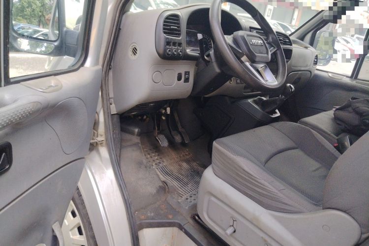 Used JMC Transit 2019 2.8T Commercial Version Short Wheelbase Mid-Roof 6-Seater China VI JX493 Driver Seat