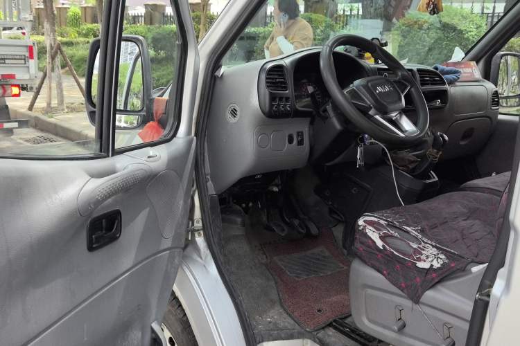 Used JMC Transit 2019 2.8T Commercial Version Short Wheelbase Mid-Roof 6-Seater China VI JX493 Driver Seat