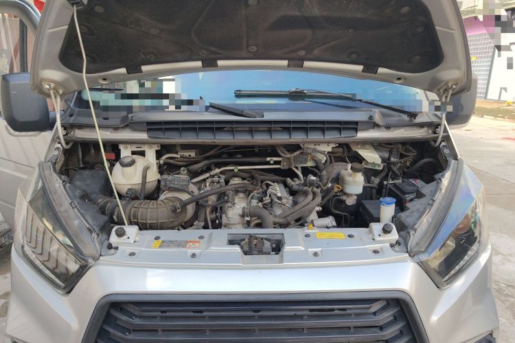 Used JMC Transit 2019 2.8T Commercial Version Short Wheelbase Mid-Roof 6-Seater China VI JX493 Engine Bay
