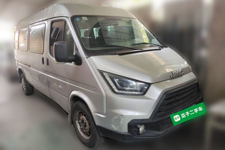 Used JMC Transit 2019 2.8T Commercial Version Long Wheelbase Mid-Roof 6-Seater Rear Single Tire China VI Emission Standard – JX493 Front Right 45 Deg