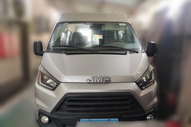Used JMC Transit 2019 2.8T Commercial Version Long Wheelbase Mid-Roof 6-Seater Rear Single Tire China VI Emission Standard – JX493 Front