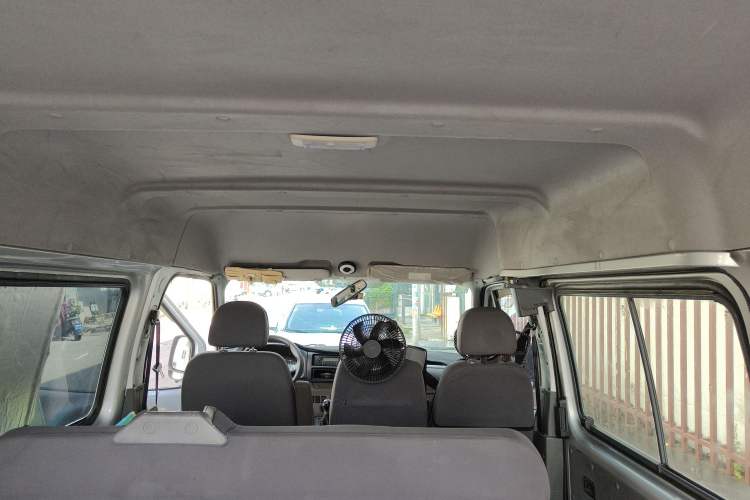 Used JMC Transit 2019 2.8T Commercial Version Short Wheelbase Mid-Roof 6-Seater China VI JX493 Headliner