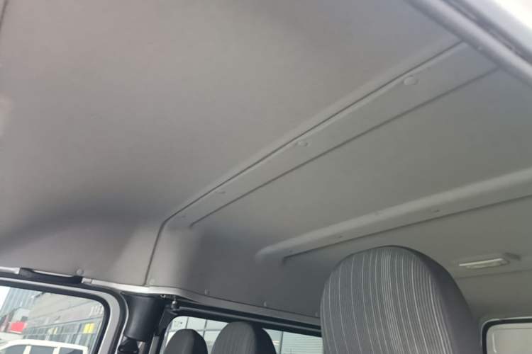 Used JMC Transit 2019 2.8T Commercial Version Short Wheelbase Mid-Roof 6-Seater China VI JX493 Headliner