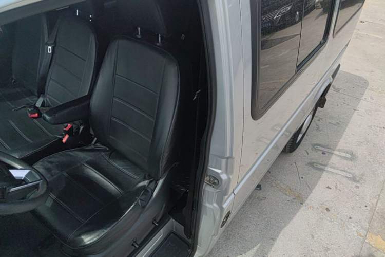 Used JMC Transit 2019 2.8T Commercial Version Short Wheelbase Mid-Roof 6-Seater China VI JX493 Left Front Seat
