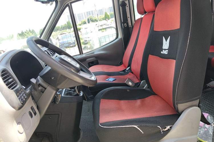 Used JMC Transit 2019 2.8T Commercial Version Short Wheelbase Mid-Roof 6-Seater China VI JX493 Left Front Seat