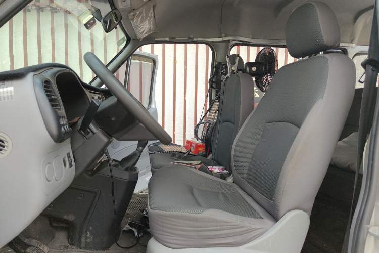 Used JMC Transit 2019 2.8T Commercial Version Short Wheelbase Mid-Roof 6-Seater China VI JX493 Left Front Seat