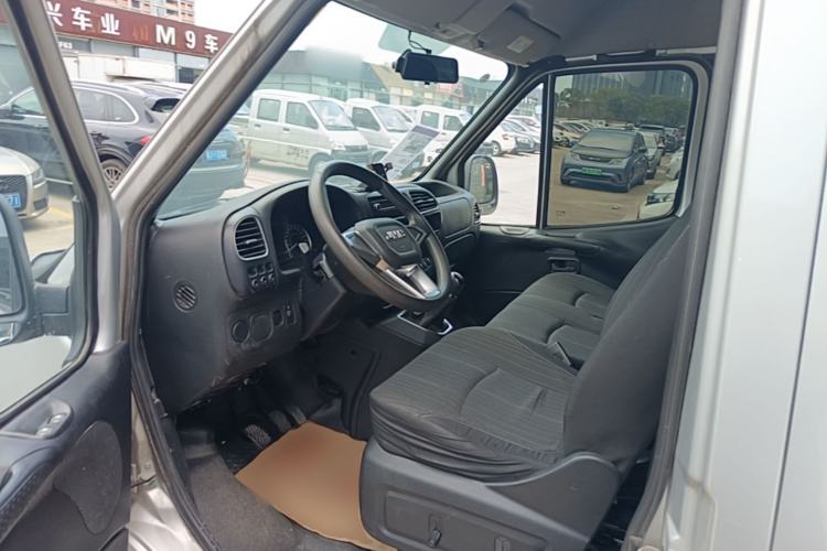 Used JMC Transit 2019 2.8T Commercial Version Short Wheelbase Mid-Roof 6-Seater China VI JX493 Left Front Seat