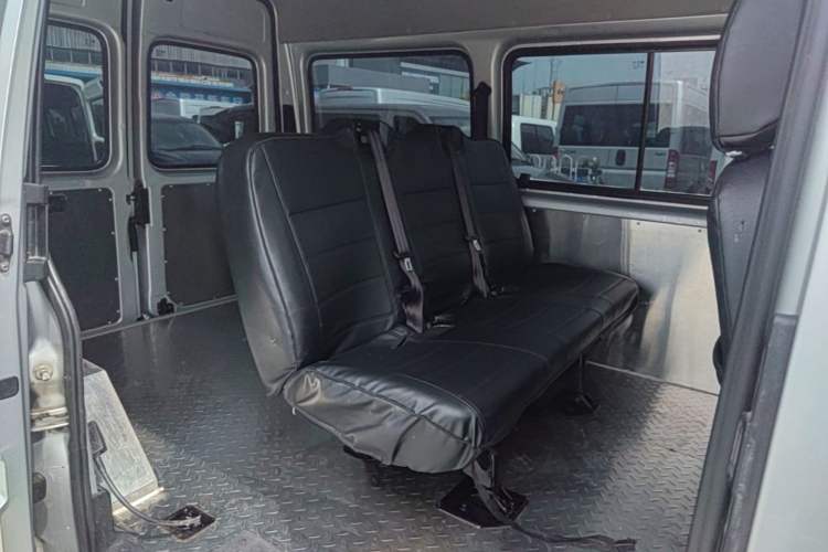 Used JMC Transit 2019 2.8T Commercial Version Short Wheelbase Mid-Roof 6-Seater China VI JX493 Left Rear Seat