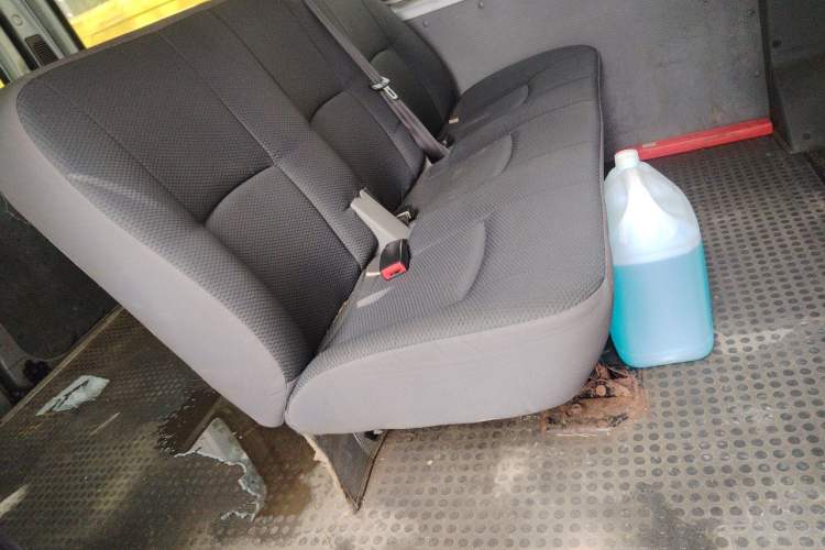 Used JMC Transit 2019 2.8T Commercial Version Short Wheelbase Mid-Roof 6-Seater China VI JX493 Left Rear Seat