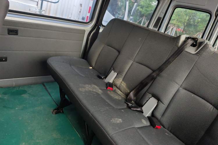 Used JMC Transit 2019 2.8T Commercial Version Short Wheelbase Mid-Roof 6-Seater China VI JX493 Left Rear Seat