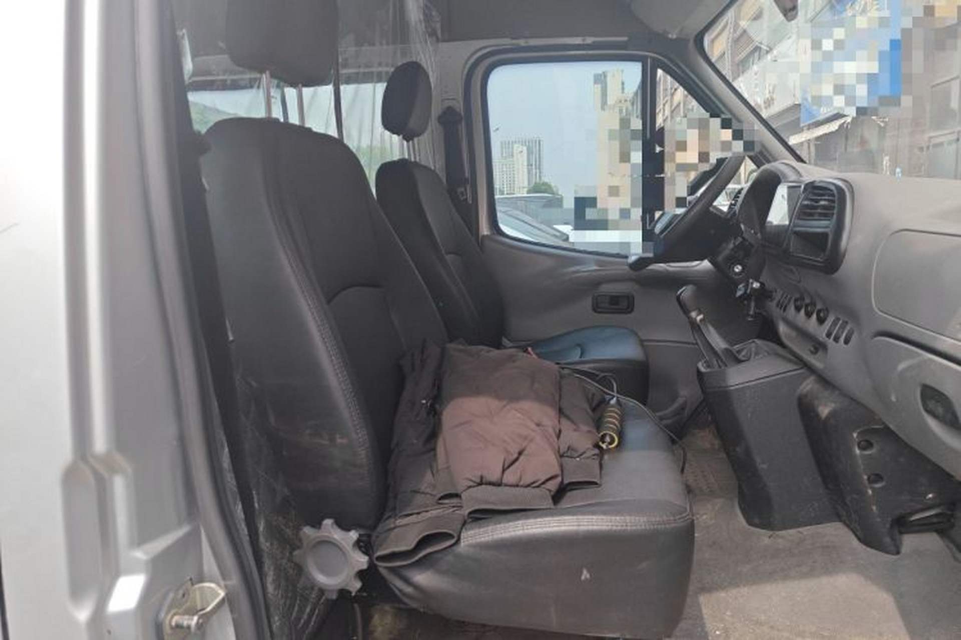 Used JMC Transit 2019 2.8T Commercial Version Long Wheelbase Mid-Roof 7-Seater Rear Single Tire China VI Emission Standard – JX493 Left Rear Seat