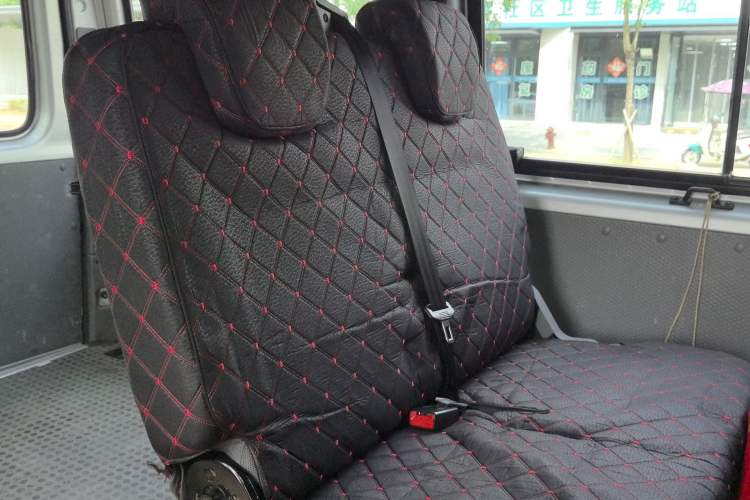 Used JMC Transit 2019 2.8T Commercial Version Short Wheelbase Mid-Roof 6-Seater China VI JX493 Left Rear Seat