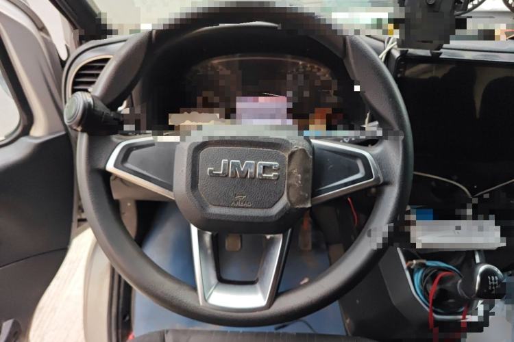 Used JMC Transit 2019 2.8T Commercial Version Long Wheelbase Mid-Roof 6-Seater Rear Single Tire China VI Emission Standard – JX493 Steering Wheel