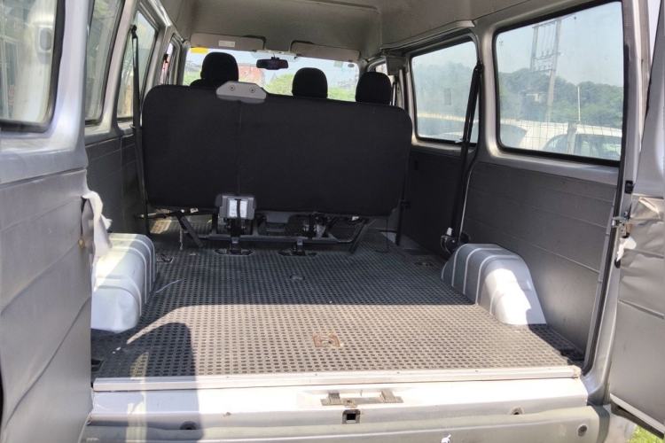 Used JMC Transit 2019 2.8T Commercial Version Short Wheelbase Mid-Roof 6-Seater China VI JX493 Trunk