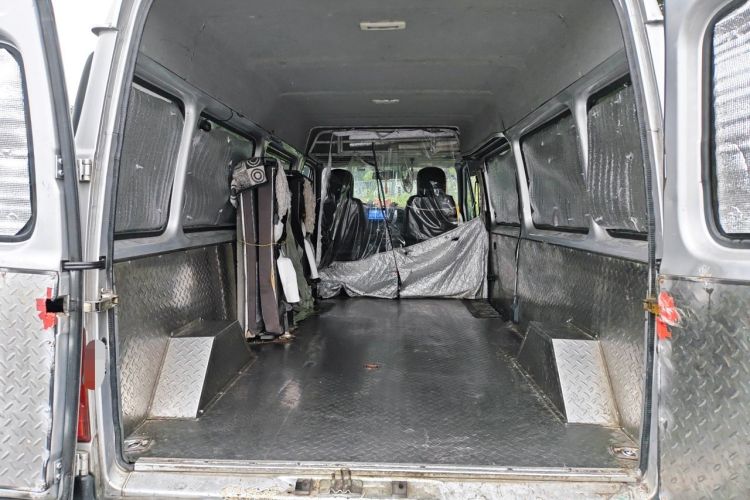 Used JMC Transit 2019 2.8T Commercial Version Long Wheelbase Mid-Roof 6-Seater Rear Single Tire China VI Emission Standard – JX493 Trunk