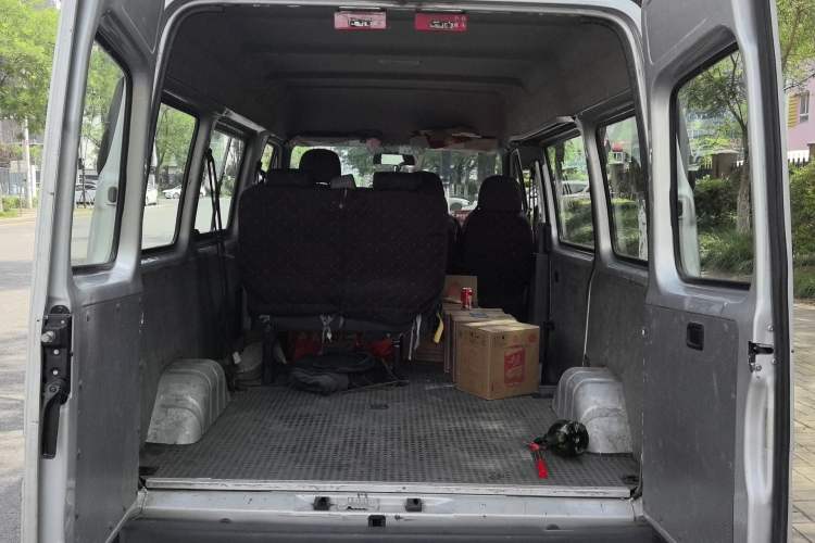 Used JMC Transit 2019 2.8T Commercial Version Short Wheelbase Mid-Roof 6-Seater China VI JX493 Trunk