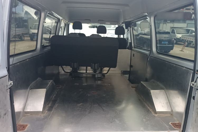 Used JMC Transit 2019 2.8T Commercial Version Short Wheelbase Mid-Roof 6-Seater China VI JX493 Trunk