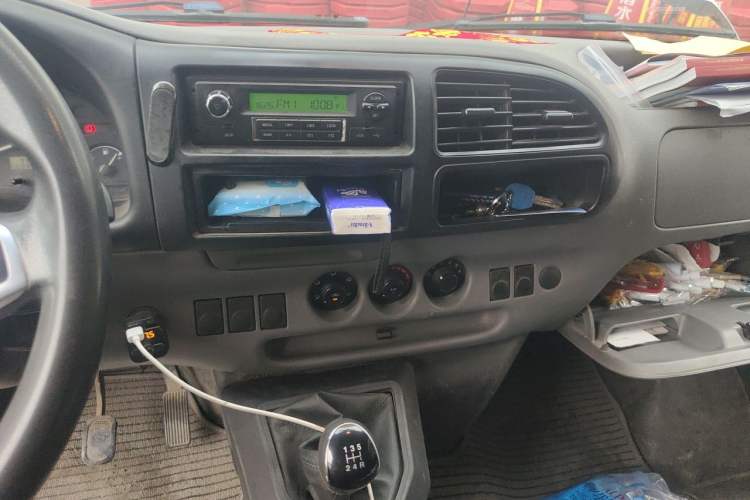 Used JMC Transit 2019 2.8T Commercial Version Short Wheelbase Mid-Roof 6-Seater China VI JX493 Audio And AC Panel