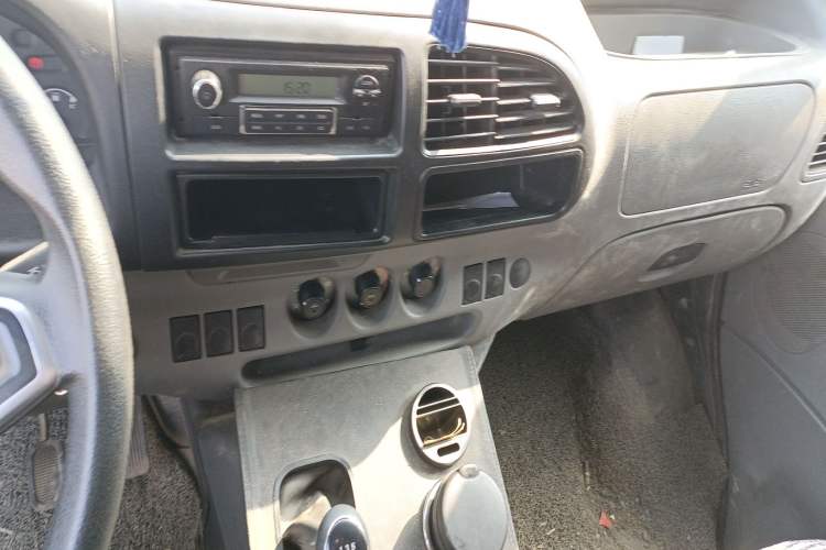 Used JMC Transit 2019 2.8T Commercial Version Intelligent Automatic Transmission Long Wheelbase Mid-Height 6-Seater Rear Single Tire China VI Emission Standard JX493 Audio And AC Panel