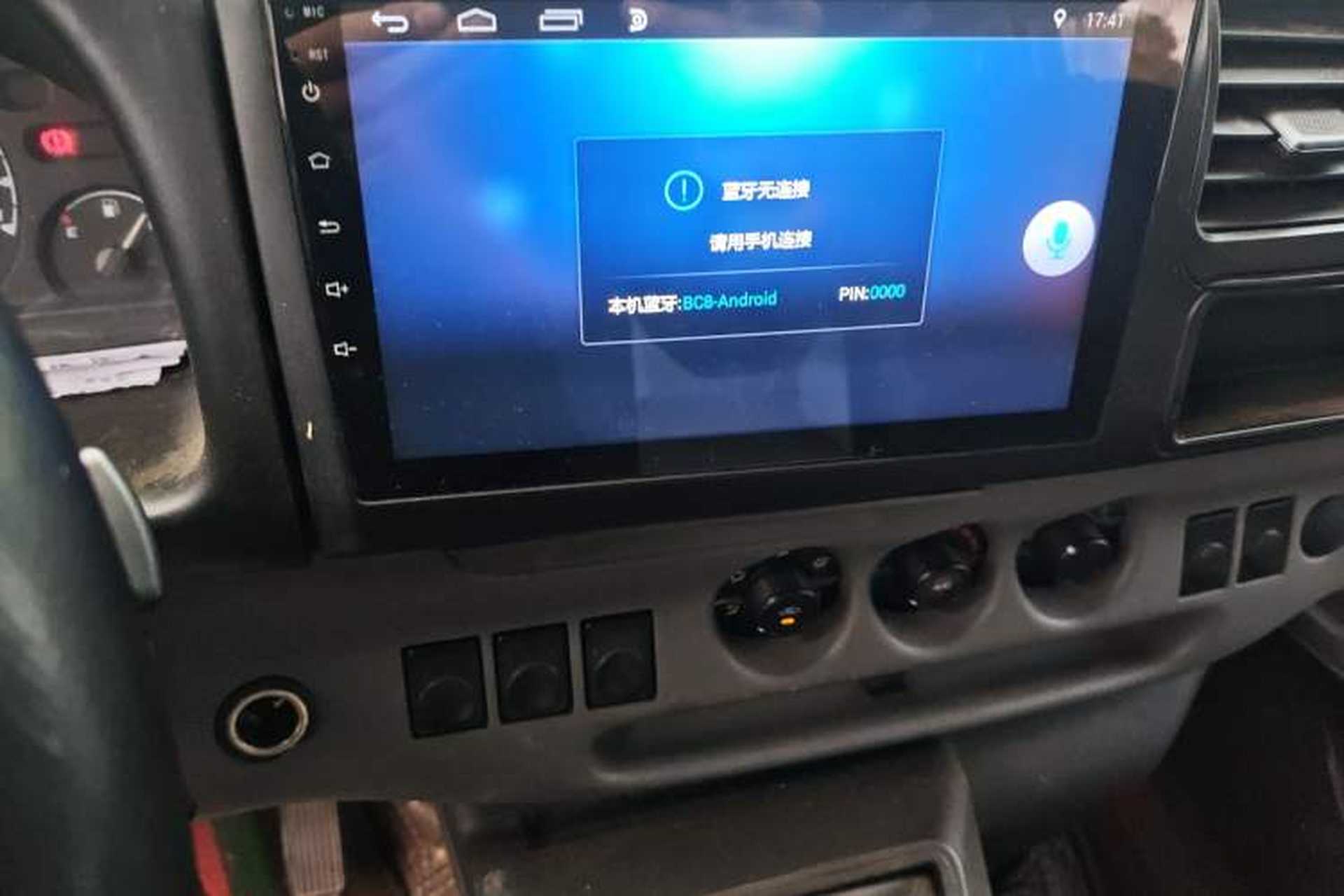 Used JMC Transit 2019 2.8T Commercial Version Long Wheelbase Mid-Roof 6-Seater Rear Single Tire China VI Emission Standard – JX493 Audio And AC Panel