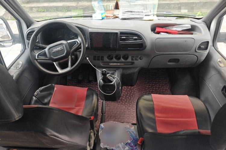 Used JMC Transit 2019 2.8T Commercial Version Long Wheelbase High Roof 6-Seater Rear Single Tire China VI Emission Standard – JX493 Center Console