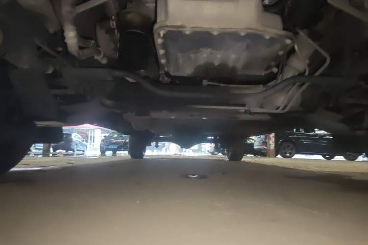Used JMC Transit 2019 2.8T Commercial Version Long Wheelbase Mid-Roof 3-Seater Rear Single Tire China VI Emission Standard – JX493 Chassis Front