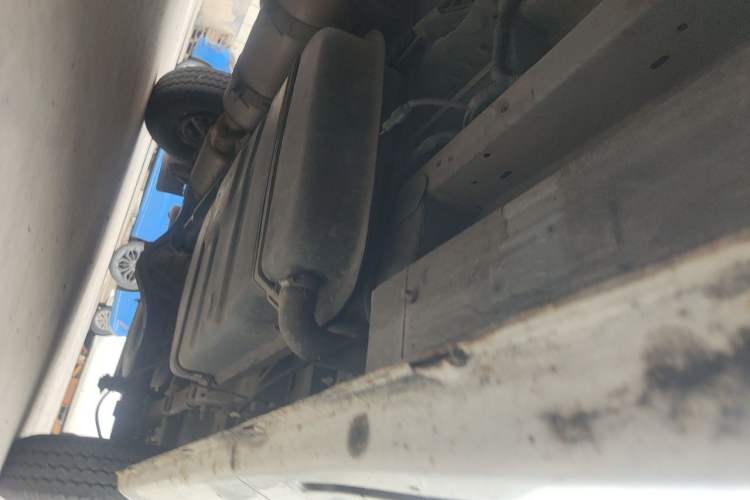 Used JMC Transit 2019 2.8T Commercial Version Short Wheelbase Mid-Roof 6-Seater China VI JX493 Chassis Front Left