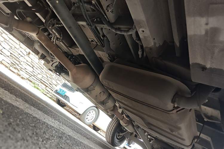 Used JMC Transit 2019 2.8T Commercial Version Long Wheelbase Mid-Roof 6-Seater Rear Single Tire China VI Emission Standard – JX493 Chassis Front Left