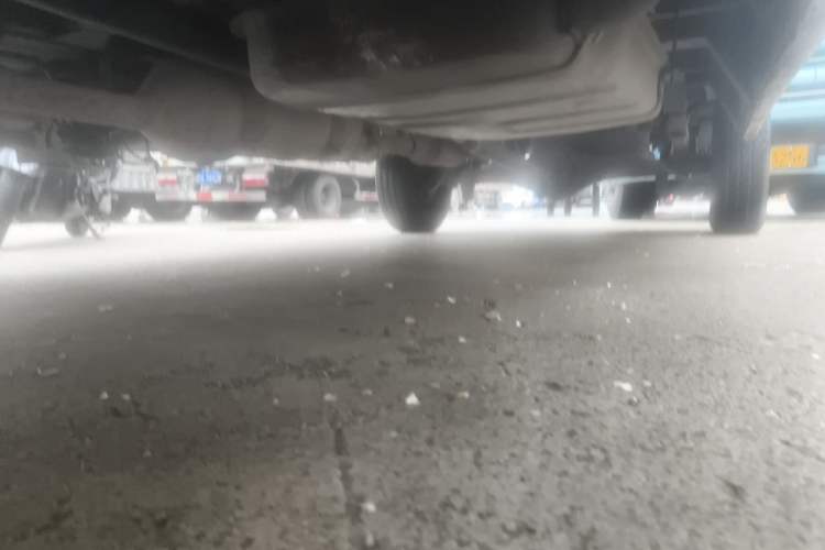 Used JMC Transit 2019 2.8T Commercial Version Long Wheelbase Mid-Roof 6-Seater Rear Single Tire China VI Emission Standard – JX493 Chassis Front Left