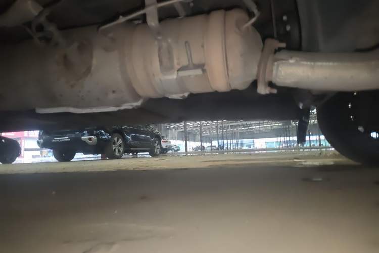 Used JMC Transit 2019 2.8T Commercial Version Long Wheelbase Mid-Roof 3-Seater Rear Single Tire China VI Emission Standard – JX493 Chassis Front Right