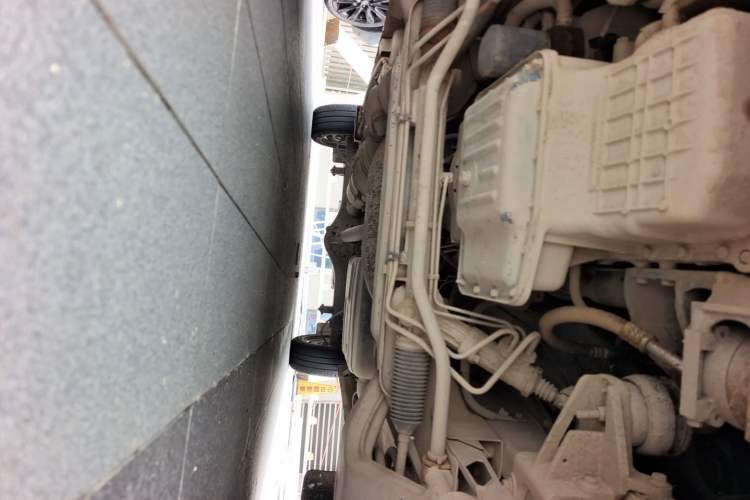 Used JMC Transit 2019 2.8T Commercial Version Short Wheelbase Mid-Roof 6-Seater China VI JX493 Chassis Front