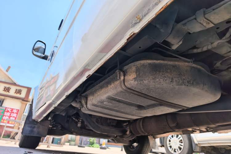 Used JMC Transit 2019 2.8T Commercial Version Short Wheelbase Mid-Roof 3-Seater China VI Standard JX493 Chassis Rear Left