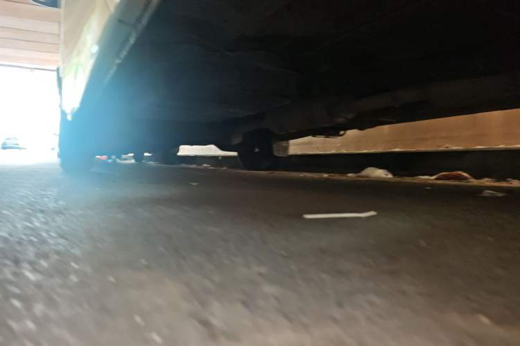 Used JMC Transit 2019 2.8T Commercial Version Long Wheelbase Mid-Roof 6-Seater Rear Single Tire China VI Emission Standard – JX493 Chassis Rear Left
