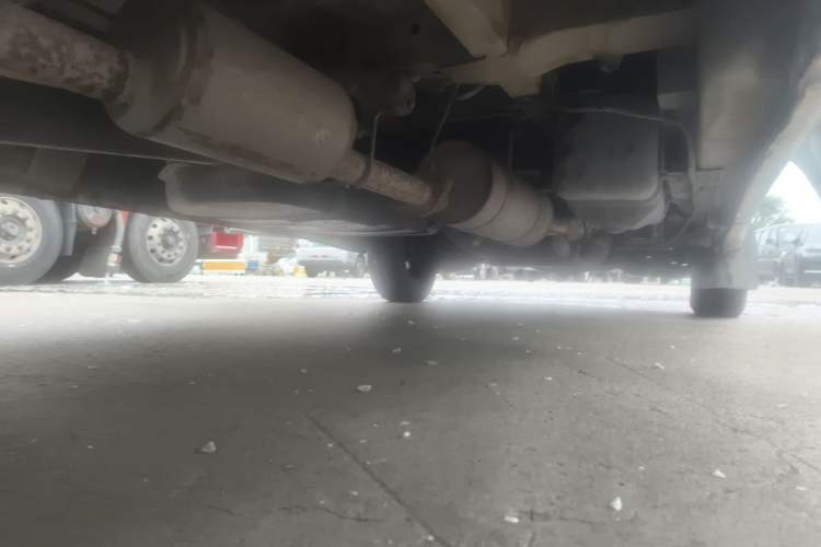 Used JMC Transit 2019 2.8T Commercial Version Long Wheelbase Mid-Roof 6-Seater Rear Single Tire China VI Emission Standard – JX493 Chassis Rear Right