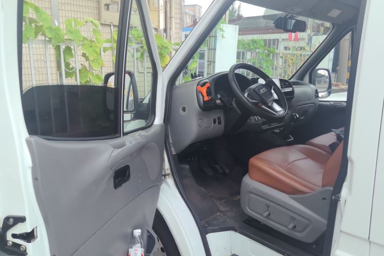 Used JMC Transit 2019 2.8T Commercial Version Short Wheelbase Mid-Roof 6-Seater China VI JX493 Driver Seat